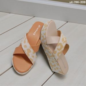 beige rosette cross wedges
