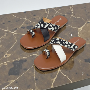 speckle cross slippers